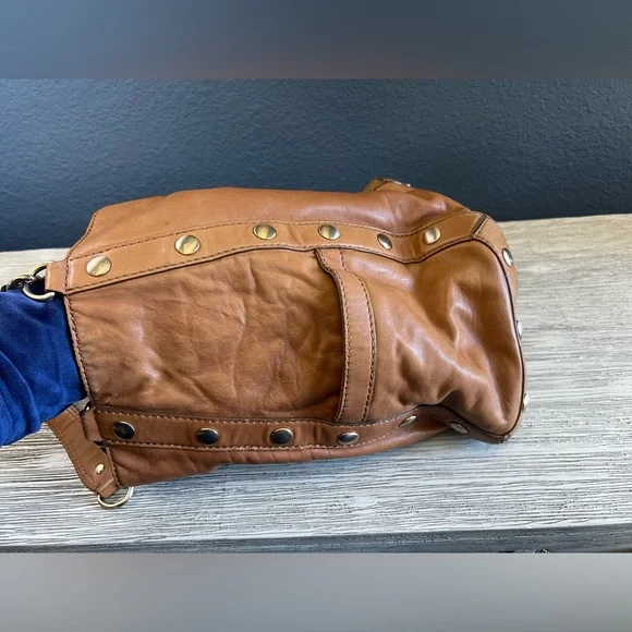 Vintage Michael Kors Tan Leather Shoulder Bag with Gold Accents - Picture 5 of 16